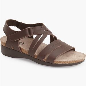 Munro Kaya Strappy Sandal in Brown Leather - Size 7.5 M